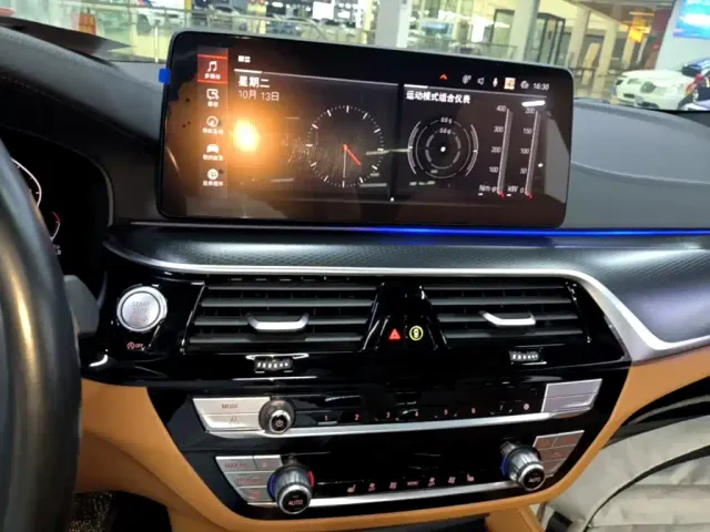 BMW 5 Series — Фото автомобиля 12