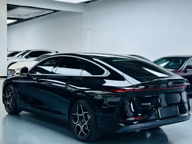 Changan Qiyuan A07 — Фото автомобиля 13