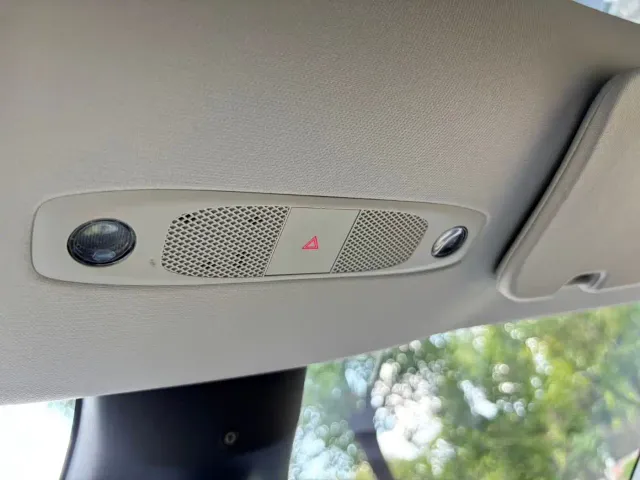 Tesla Model Y — Фото автомобиля 30