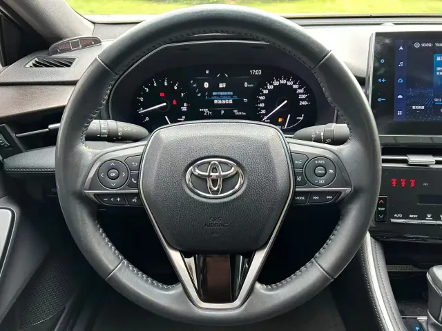 Toyota Avalon — Фото автомобиля 9