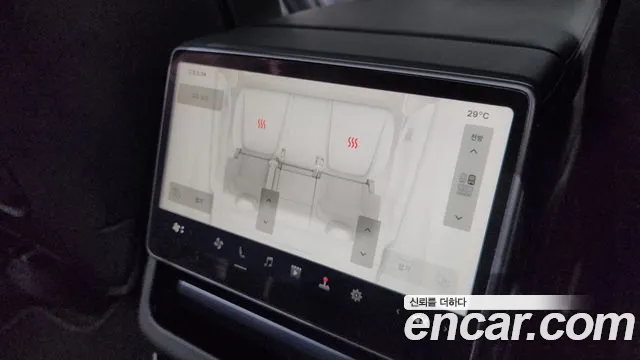 Tesla Model Y — Фото автомобиля 28