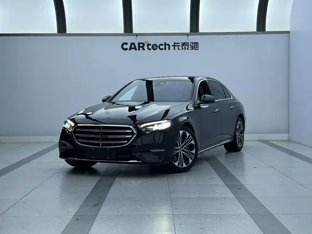 Фотография автомобиля — Mercedes-Benz E-Class