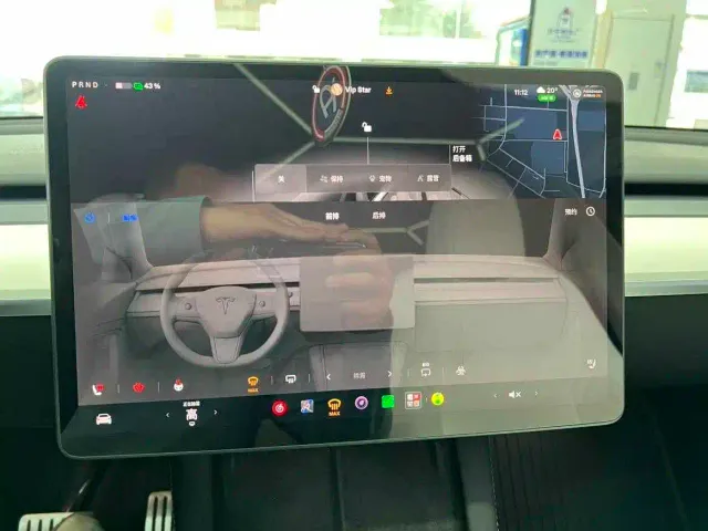 Tesla Model Y — Фото автомобиля 16