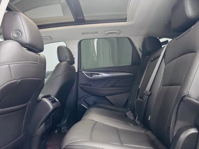 Buick Enclave — Фото автомобиля 10