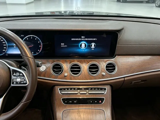 Mercedes-Benz E-Class — Фото автомобиля 7