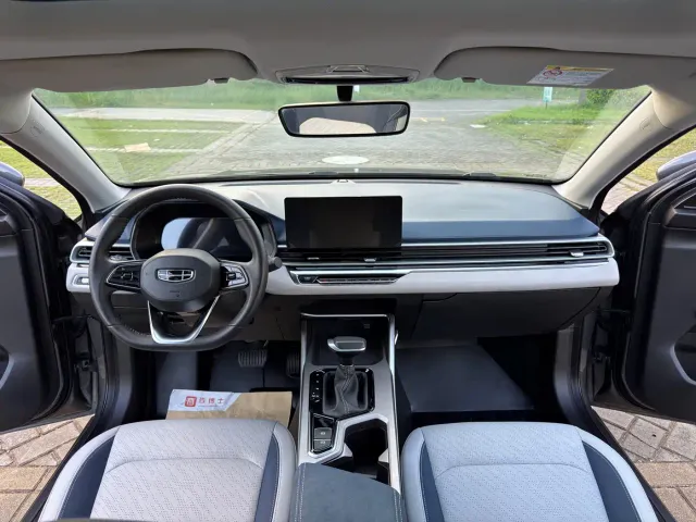 Geely Emgrand — Фото автомобиля 5