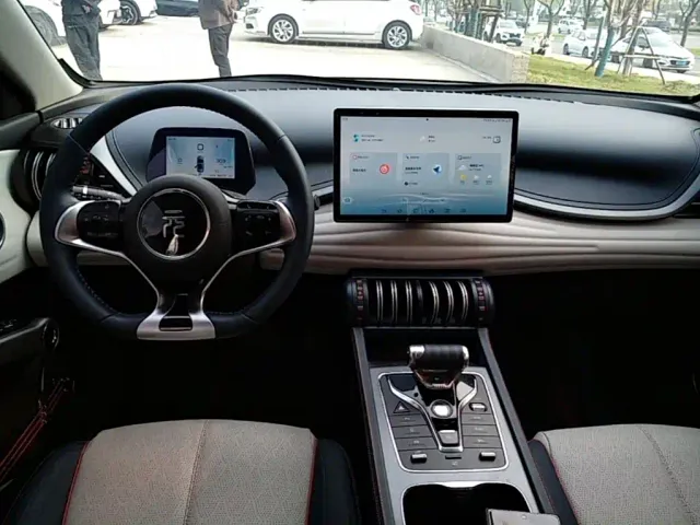 BYD Yuan PLUS — Фото автомобиля 9