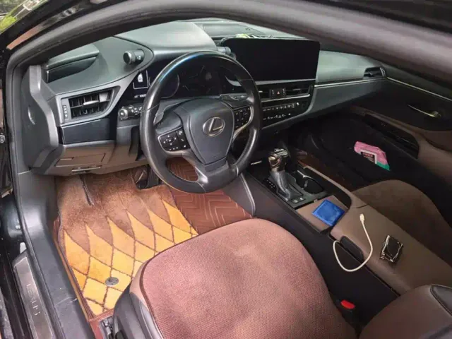 Lexus ES — Фото автомобиля 12