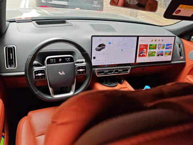Li Auto L8 — Фото автомобиля 12
