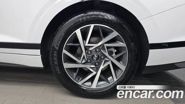 Hyundai Grandeur Grandeur (GN7) 2.5 Бензин 2WD — Фото автомобиля 18