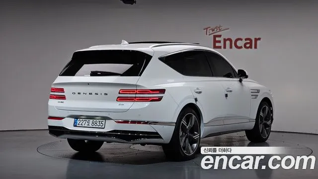 Genesis GV80 2.5T Бензин AWD — Фото автомобиля 2