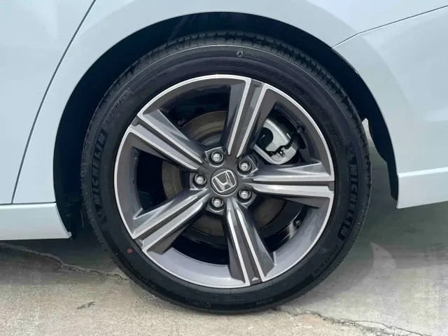 Honda Inspire Hybrid — Фото автомобиля 5