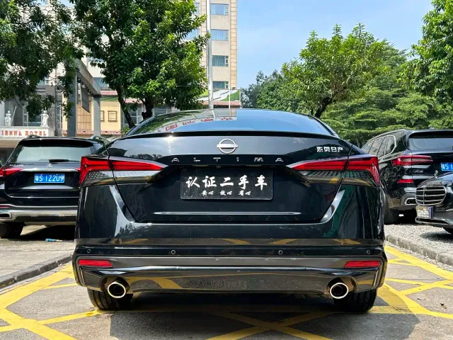 Nissan Teana — Фото автомобиля 4