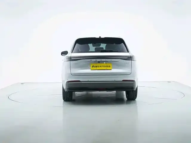 Geely Galaxy Starship 7 EM-i — Фото автомобиля 4