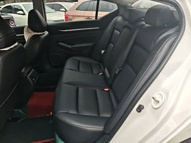 Nissan Teana — Фото автомобиля 16
