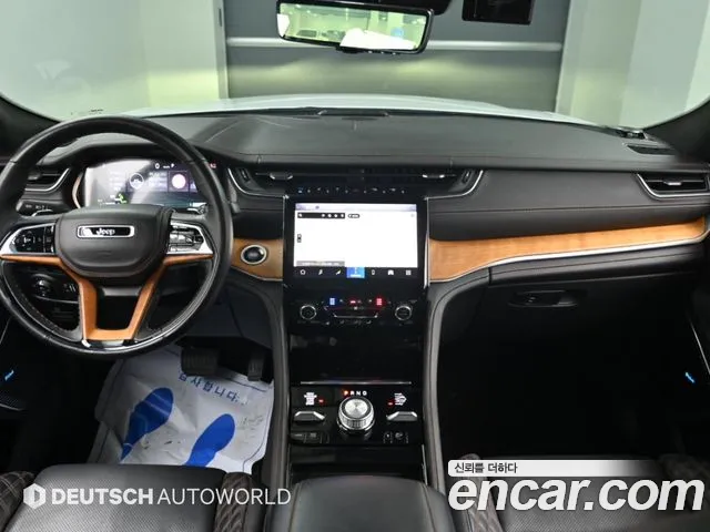 Jeep Cherokee — Фото автомобиля 7
