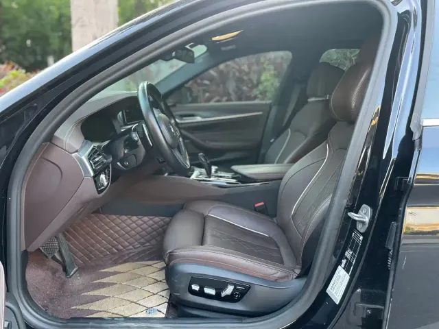 BMW 5 Series — Фото автомобиля 3