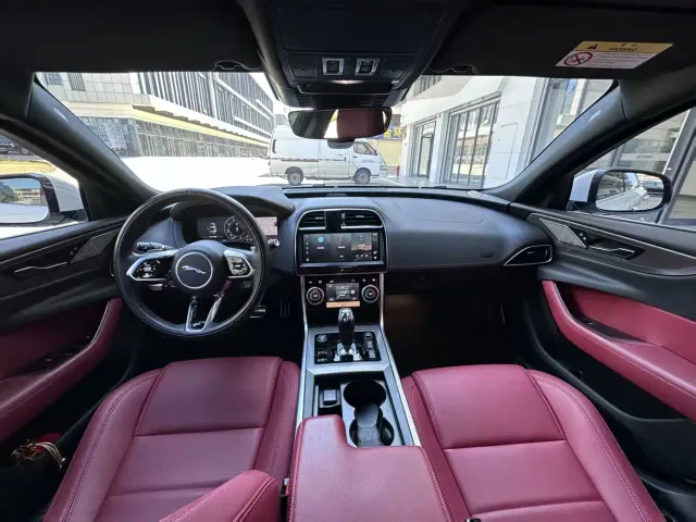Jaguar XEL — Фото автомобиля 4