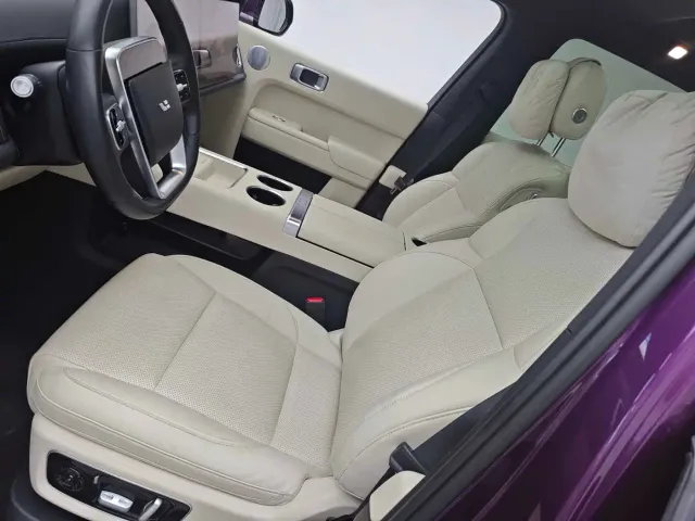Li Auto L8 — Фото автомобиля 13