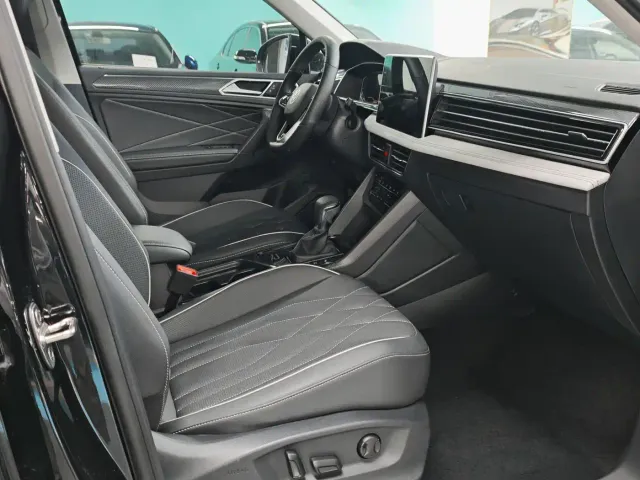 Volkswagen Tiguan L — Фото автомобиля 14