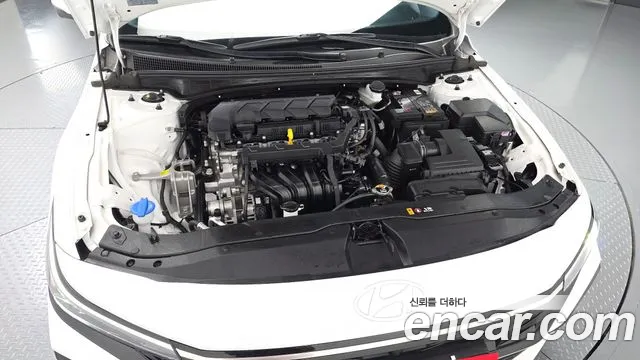 Hyundai Avante CN7 — Фото автомобиля 9