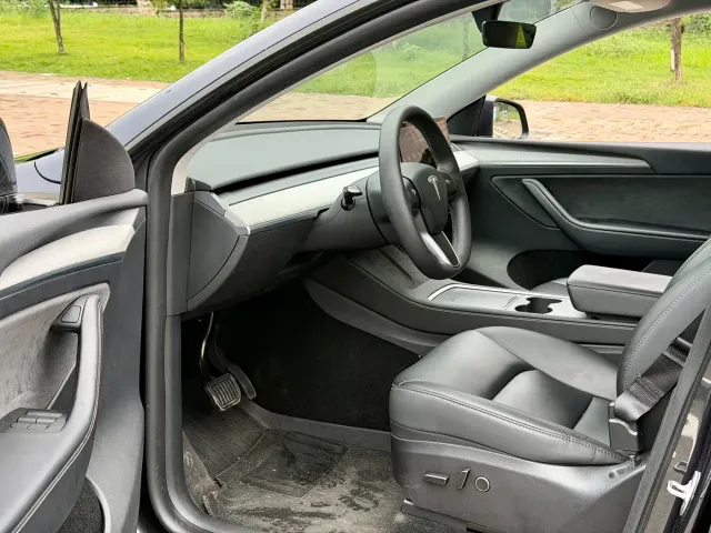 Tesla Model Y — Фото автомобиля 7
