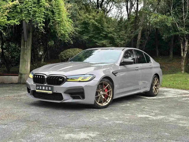 Фотография автомобиля — BMW 5 Series