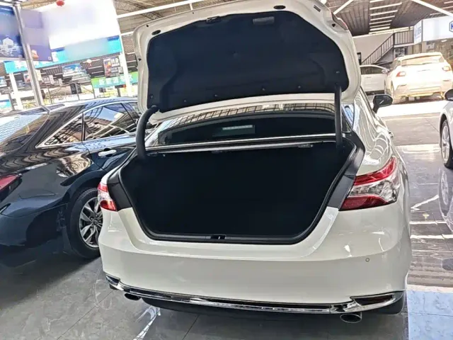 Toyota Camry — Фото автомобиля 18