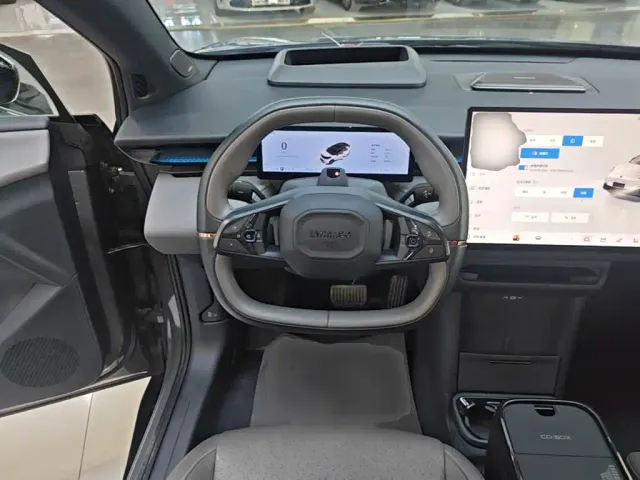 Lynk & Co Z20 — Фото автомобиля 10