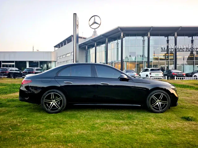 Mercedes-Benz E-Class — Фото автомобиля 4