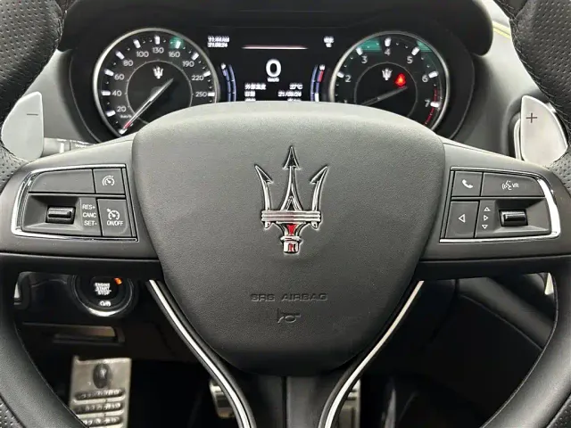 Maserati Ghibli — Фото автомобиля 27