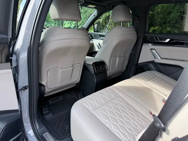 BYD Tang — Фото автомобиля 20