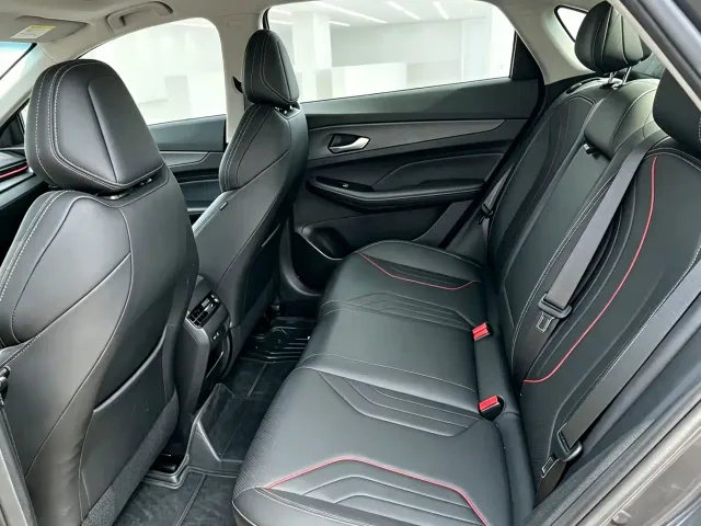 Geely Binrui — Фото автомобиля 6
