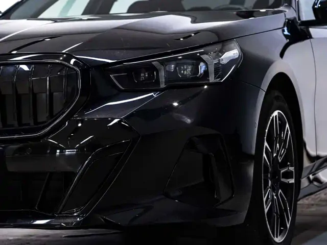 BMW 5 Series — Фото автомобиля 10