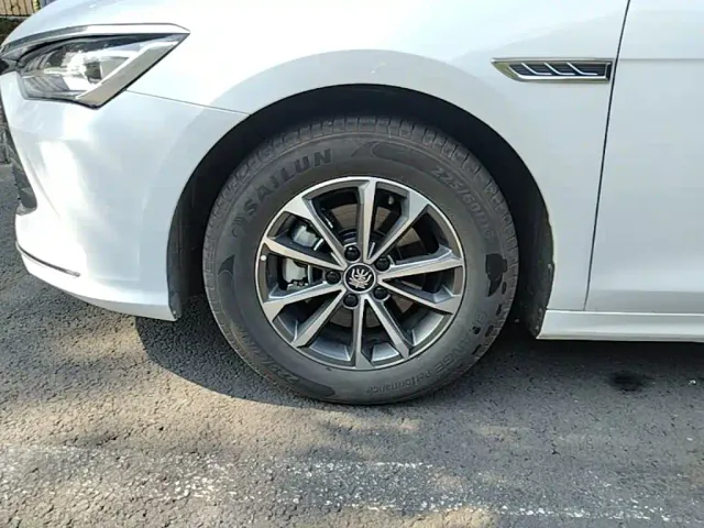 BYD Qin PLUS — Фото автомобиля 22