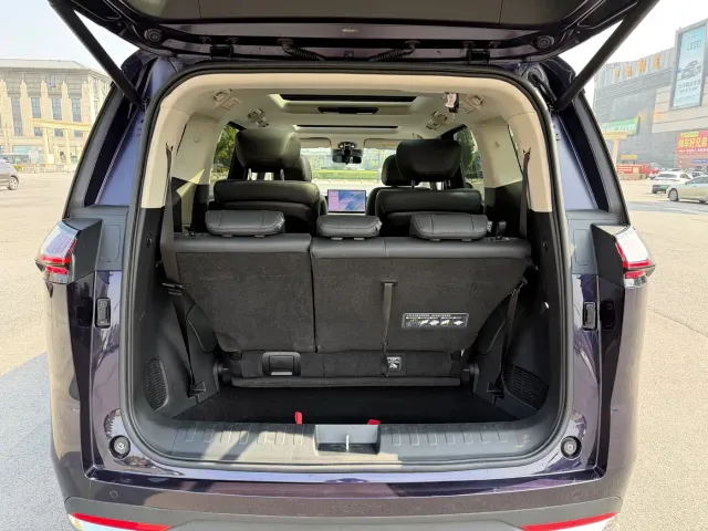 GAC Trumpchi E8 — Фото автомобиля 16
