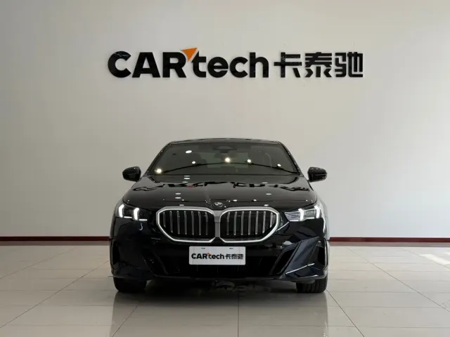 BMW 5 Series — Фото автомобиля 2