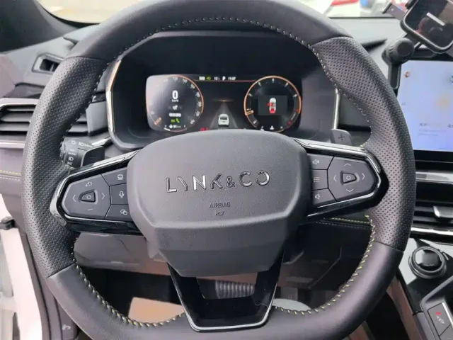 Lynk & Co 06 — Фото автомобиля 3
