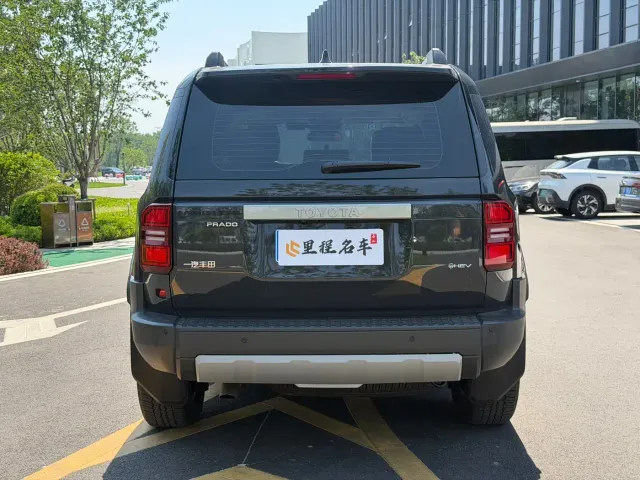 Toyota Prado — Фото автомобиля 6