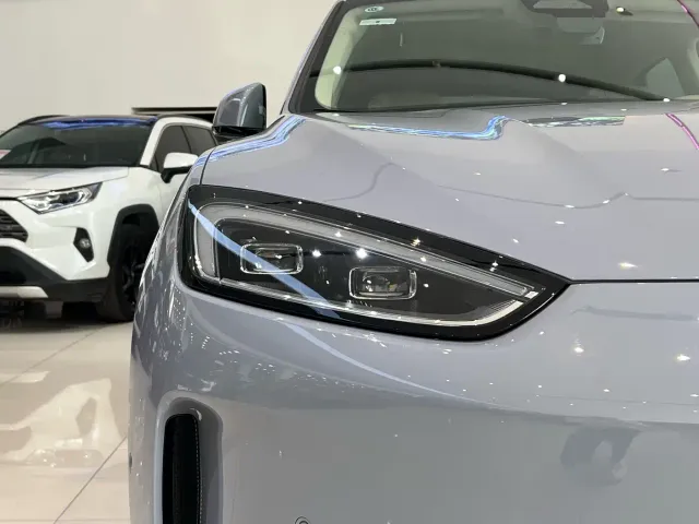 Aito M5 — Фото автомобиля 4