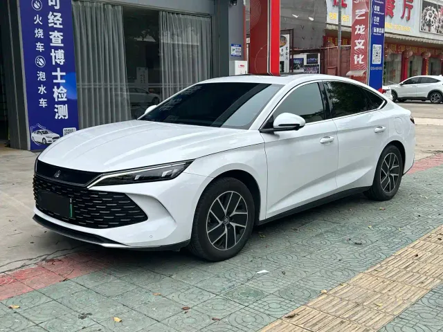 Фотография автомобиля — BYD Qin L