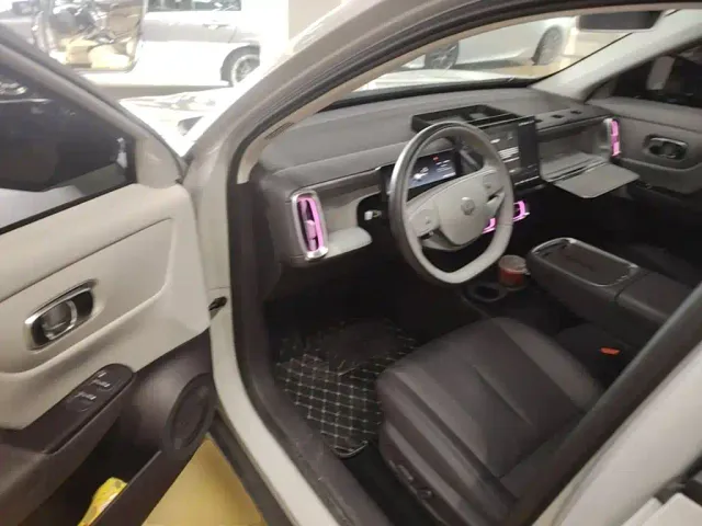 Leapmotor B10 — Фото автомобиля 15