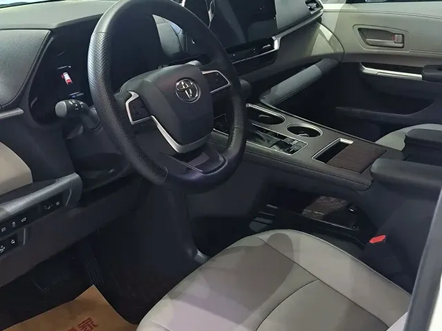 Toyota Granvia — Фото автомобиля 4