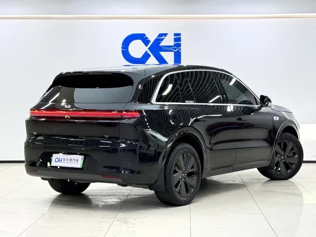Li Auto L6 — Фото автомобиля 17