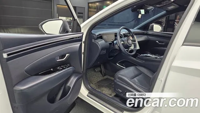 Hyundai Tucson Tucson (NX4) Бензин 1.6 турбо 2WD — Фото автомобиля 10