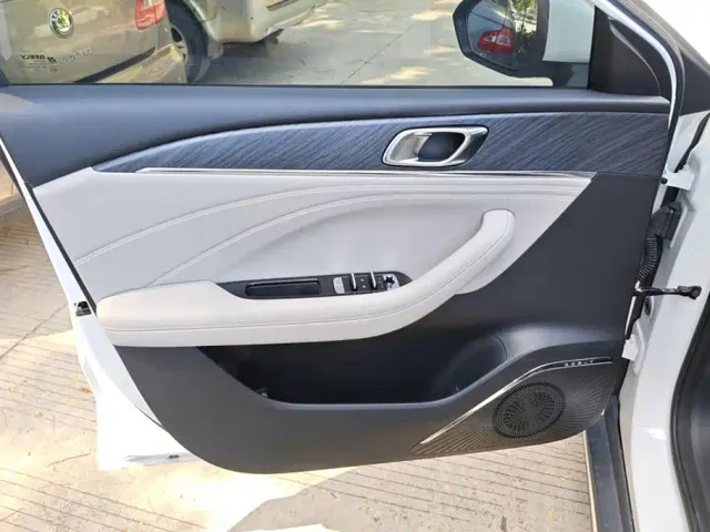 Geely Galaxy Stellar 6 — Фото автомобиля 7