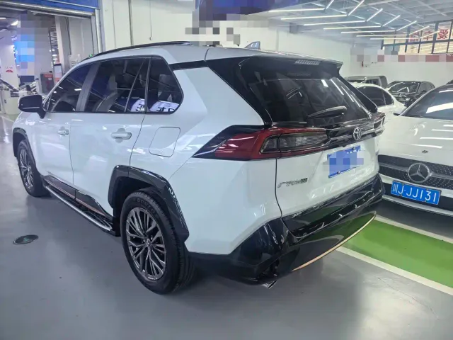 Toyota Wildlander — Фото автомобиля 11