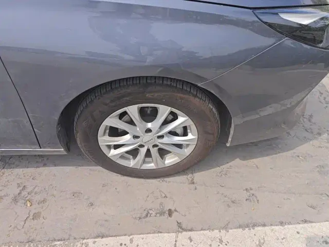Roewe i5 — Фото автомобиля 6