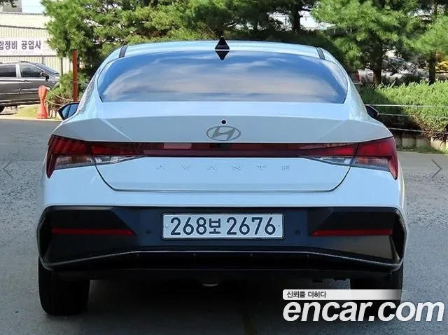 Hyundai Avante CN7 — Фото автомобиля 4