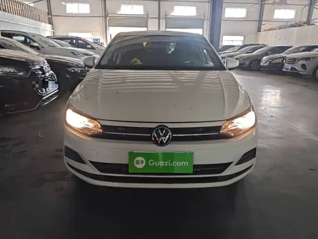 Volkswagen Polo — Фото автомобиля 2